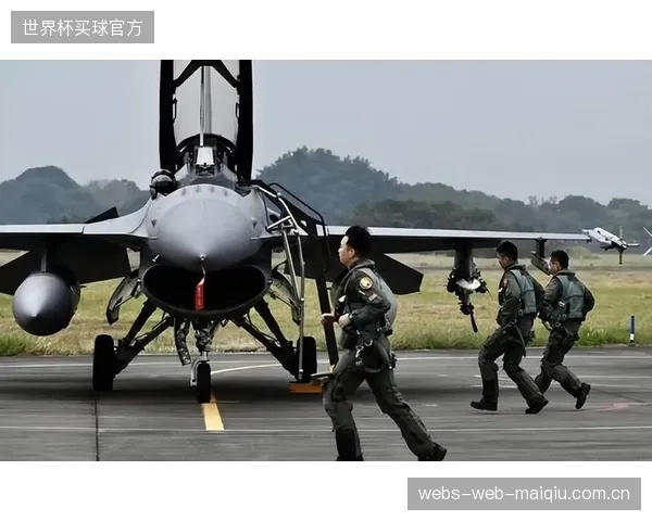 来自巴格达空军等本土豪门的球员仍是阵容基石,他们的默契是球队战术执行的保障。 来自巴格达空军等本土豪门的球员仍是阵容基石,他们的默契是球队战术执行的保障。